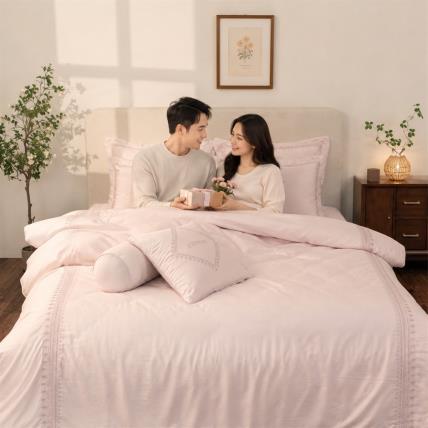 Quà tặng kỷ niệm ngày cưới: Đổi mới phòng ngủ với set chăn ga lãng mạn